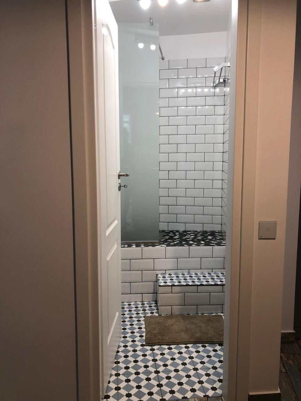 Marvel Studio Bukarest Exteriör bild